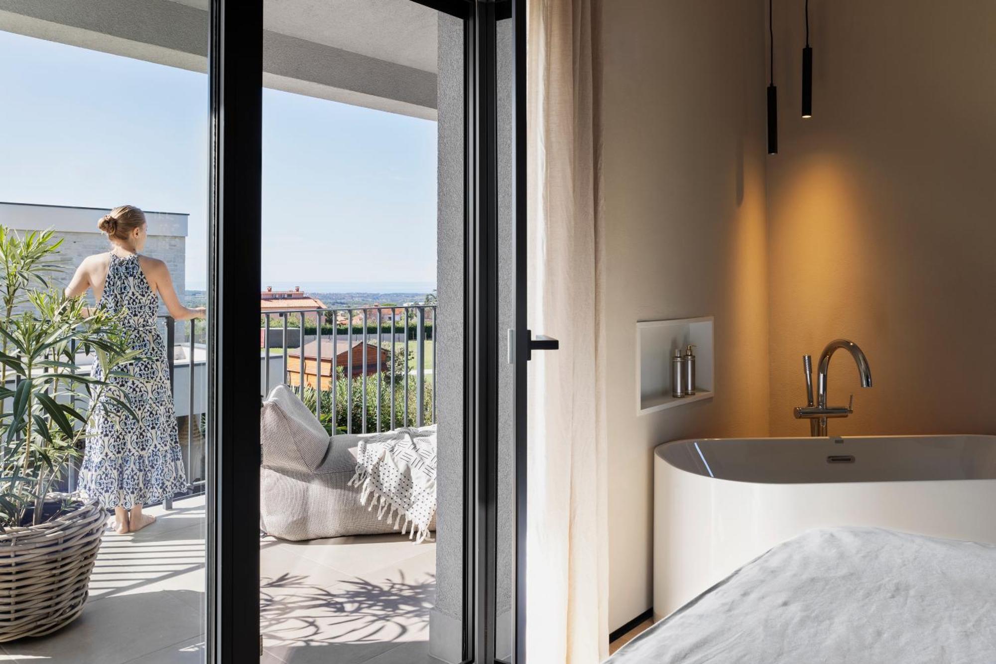 Villa Bewegte Berge Kaštelir 外观 照片